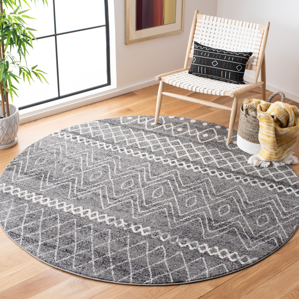 SAFAVIEH Madison Collection MAD798F Charcoal / Ivory Rug - 6-7 X 6-7 Round