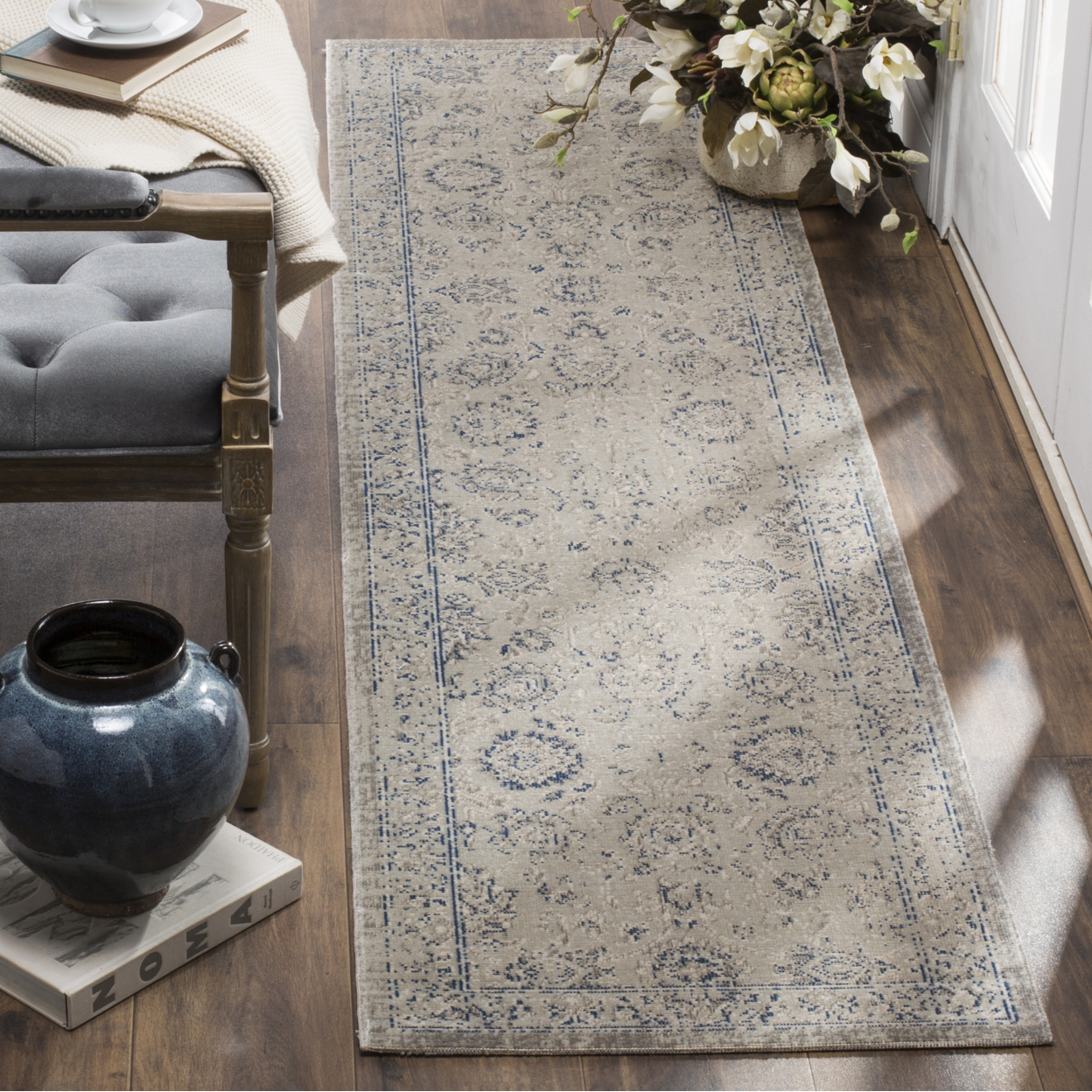 SAFAVIEH Patina Collection PTN316A Grey / Blue Rug - 4' Square