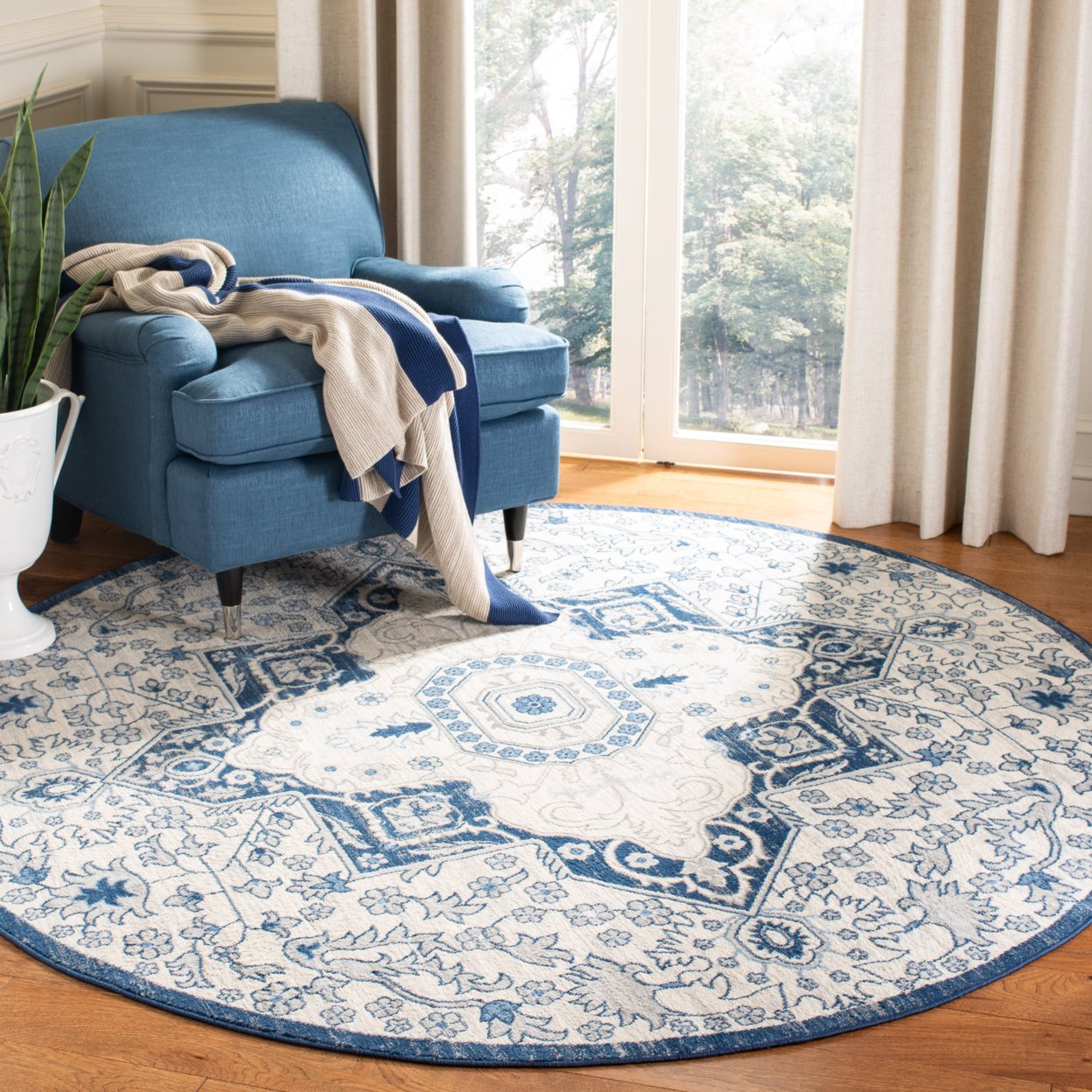SAFAVIEH Brentwood Collection BNT816D Cream / Blue Rug - 6' X 9'