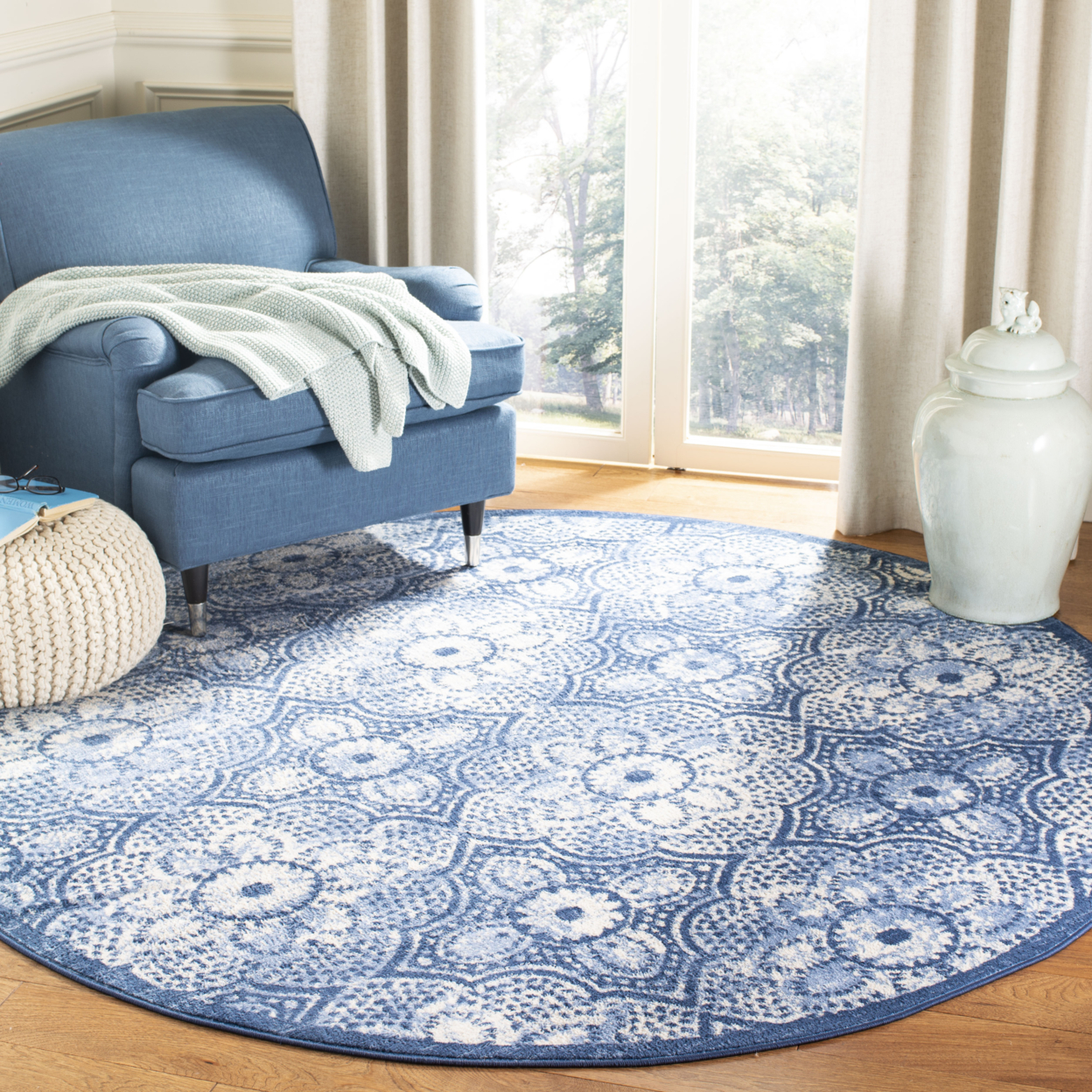 SAFAVIEH Brentwood Collection BNT862N Navy / Creme Rug - 6'-7 X 6'-7 Square