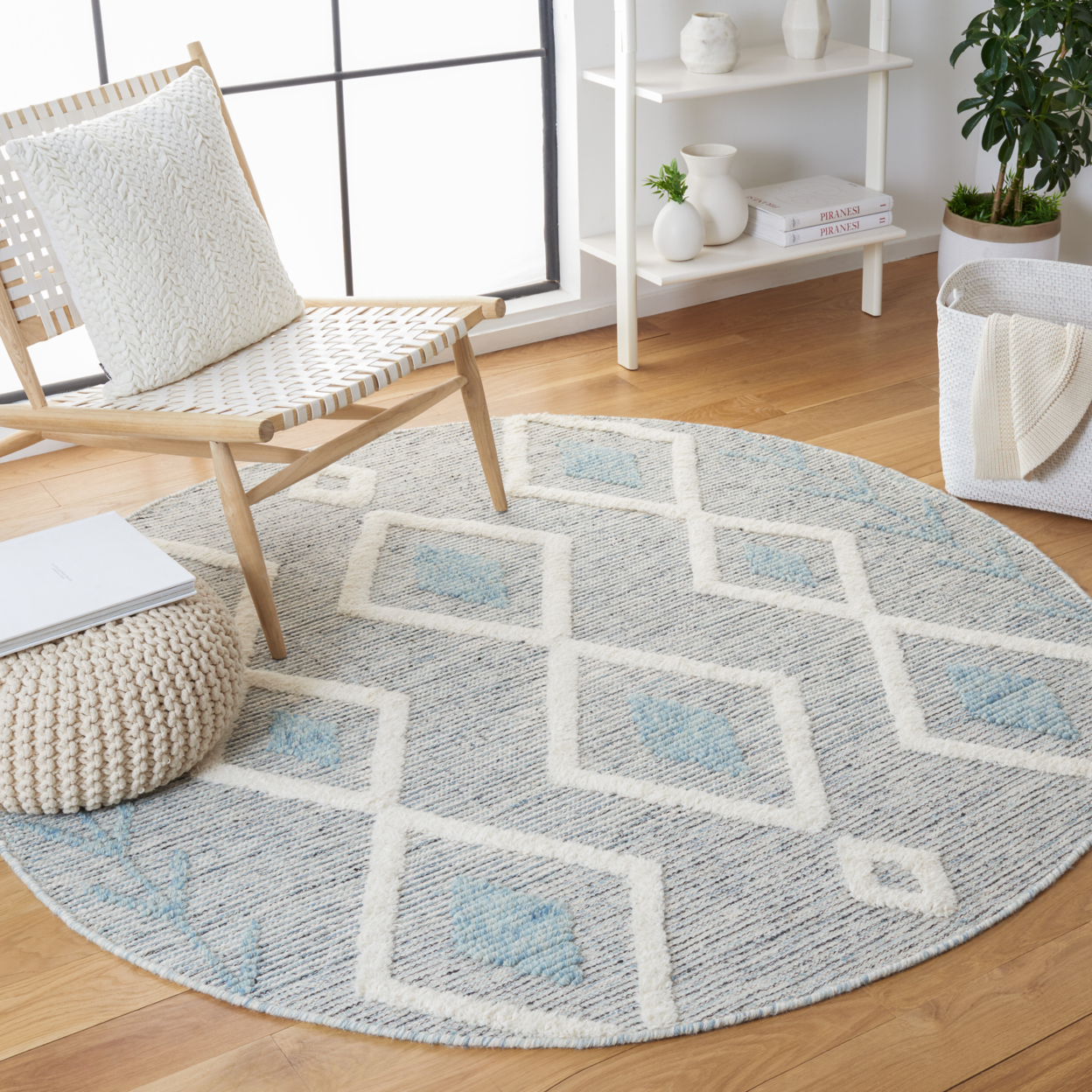 SAFAVIEH Vermont Collection VRM603M Blue / Ivory Rug - 6' Square