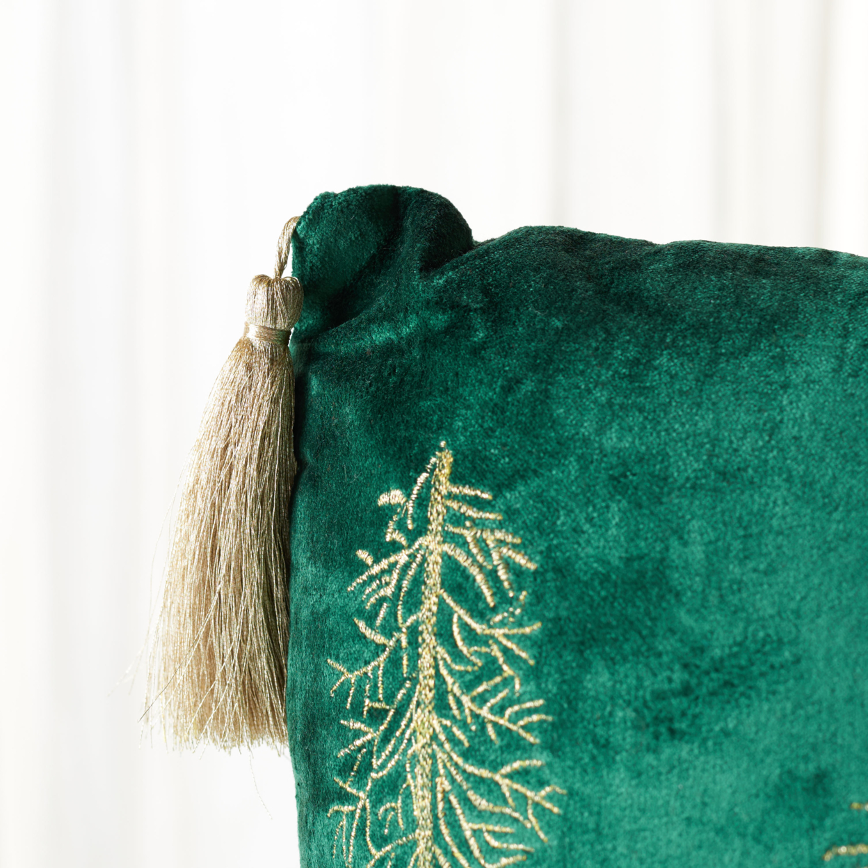 SAFAVIEH Holiday Tree Pillow Green / Gold