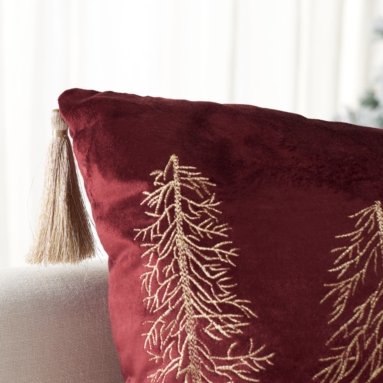 SAFAVIEH Holiday Tree Pillow Maroon / Gold