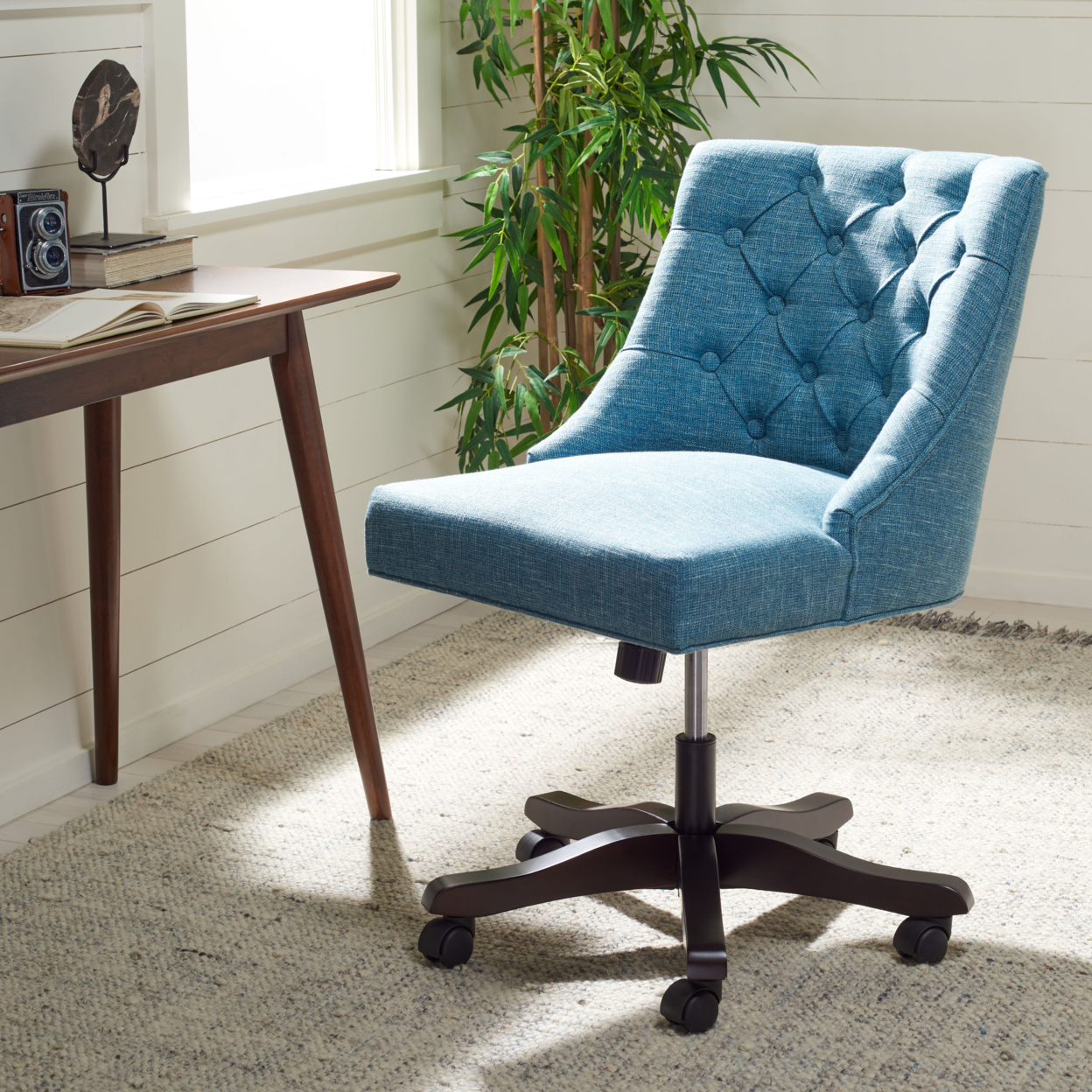 SAFAVIEH Soho Tufted Linen Swivel Desk Chair Light Blue