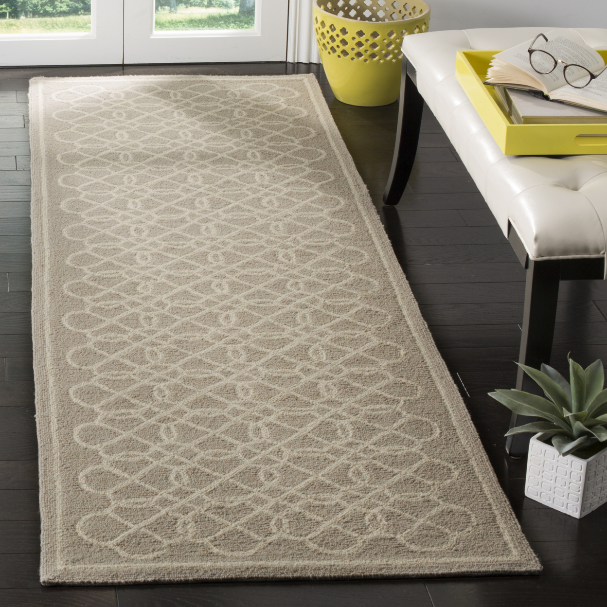 SAFAVIEH Chelsea HK739A Hand-hooked Tan / Ivory Rug - 8' Square