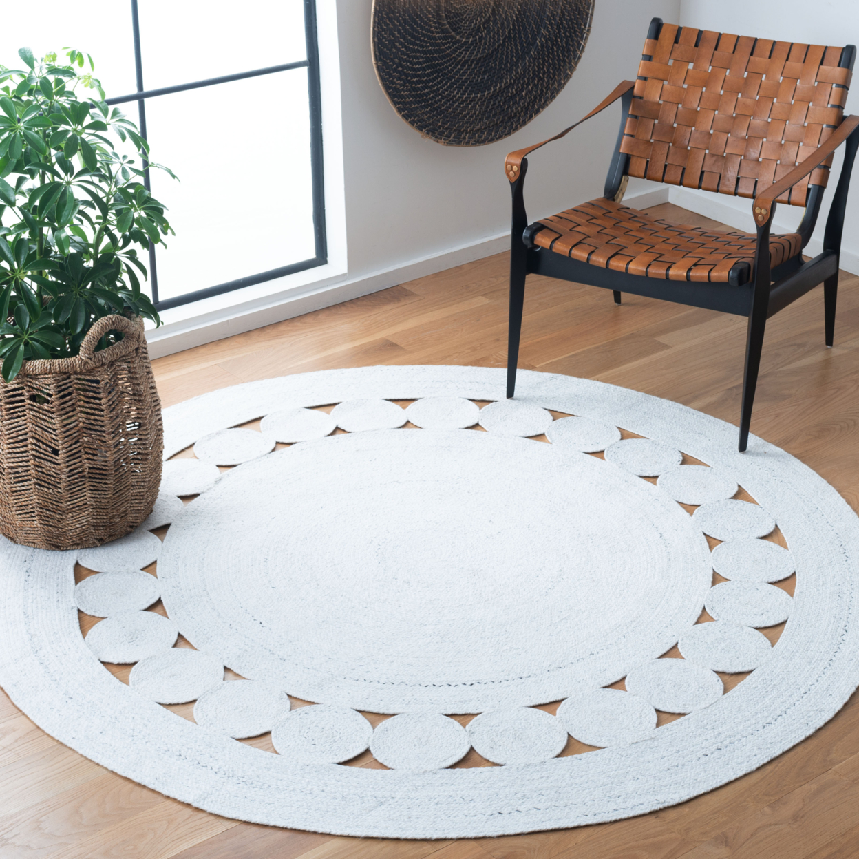SAFAVIEH Cape Cod Collection CAP225A Handwoven Ivory Rug - 7' Round