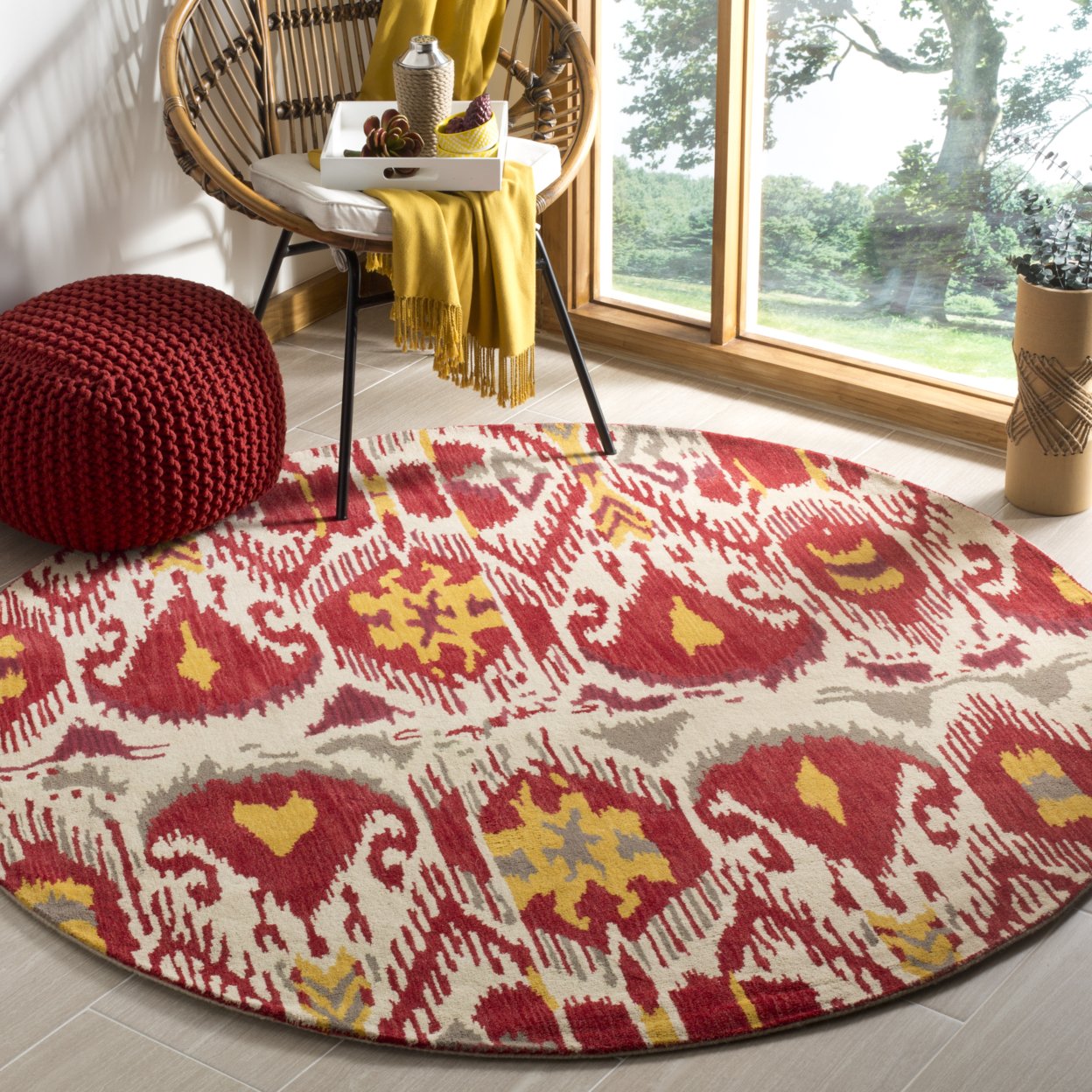 SAFAVIEH Ikat Collection IKT226A Handmade Ivory / Red Rug - 6' Round