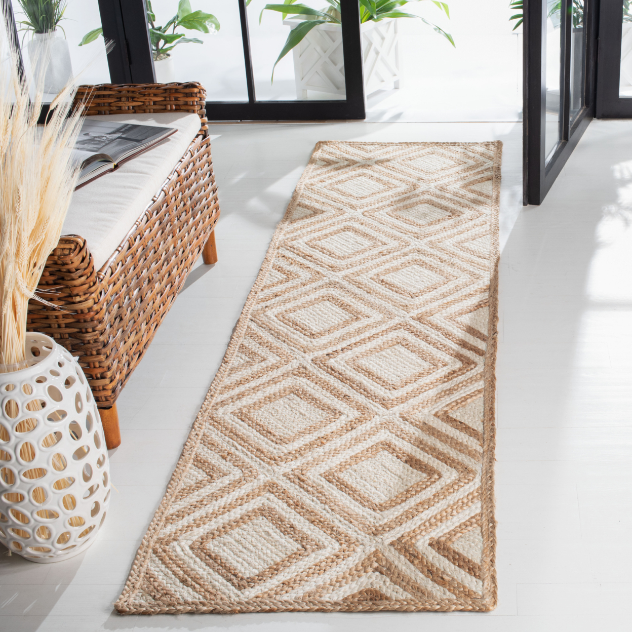 SAFAVIEH Cape Cod CAP304A Handwoven Natural / Ivory Rug - 6' Square