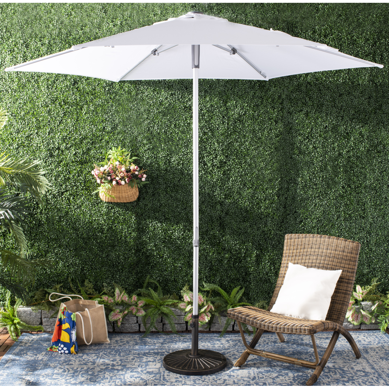 SAFAVIEH Outdoor Collection Hurst 9-Foot Push Up Umbrella White