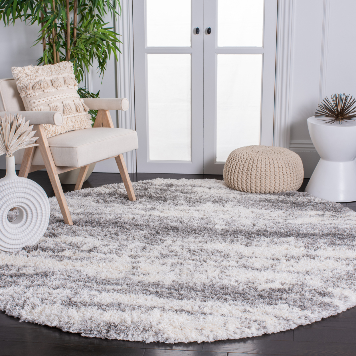 SAFAVIEH Iceland Shag Collection ISG512A Ivory / Grey Rug - 6' 7 Square