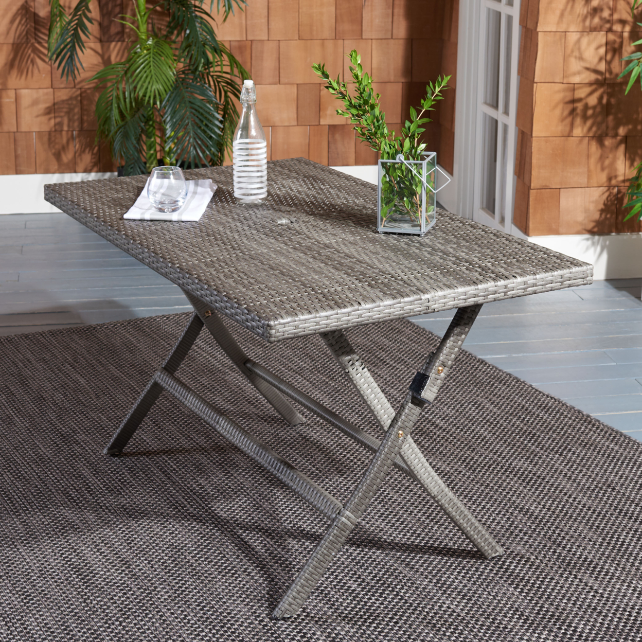 SAFAVIEH Outdoor Collection Akita Folding Table Grey