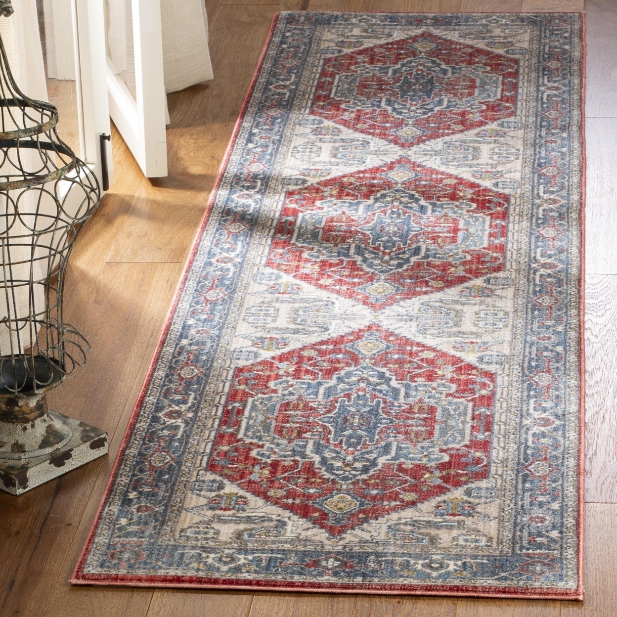 SAFAVIEH Vintage Persian Collection VTP477Q Red/Blue Rug - 2'-2 X 12'