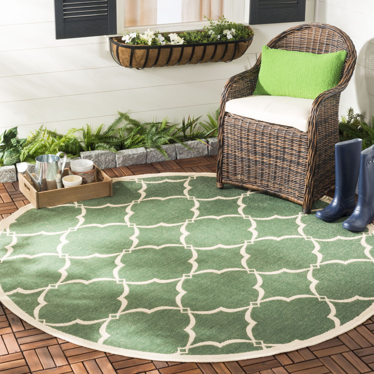 SAFAVIEH Indoor Outdoor BHS125Y Beach House Green / Creme Rug - 6' 7 Square