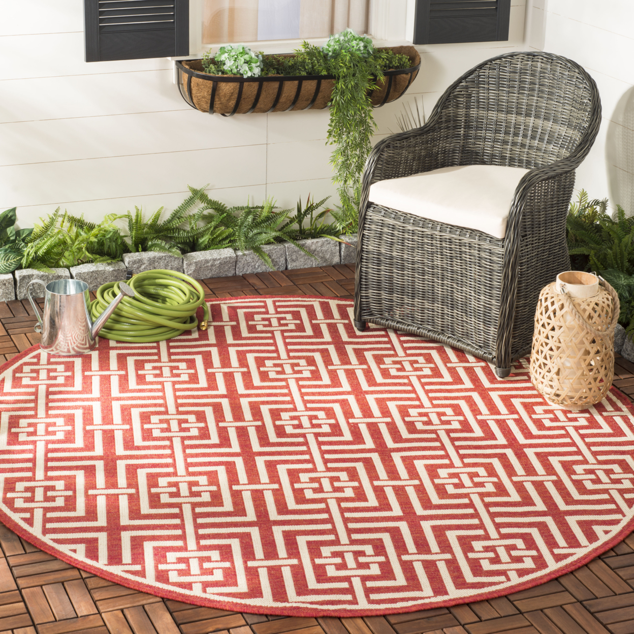 SAFAVIEH Indoor Outdoor BHS128Q Beach House Red / Creme Rug - 6' 7 Square