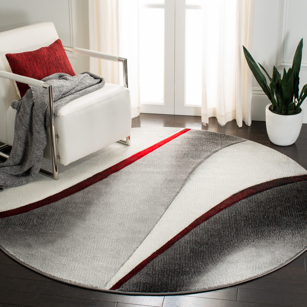 SAFAVIEH Hollywood Collection HLW712K Grey / Red Rug - 6'-7 X 6'-7 Round