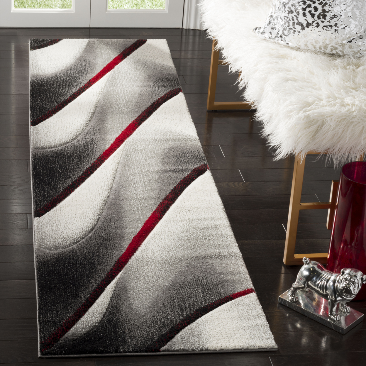SAFAVIEH Hollywood Collection HLW712K Grey / Red Rug - 9' X 12'