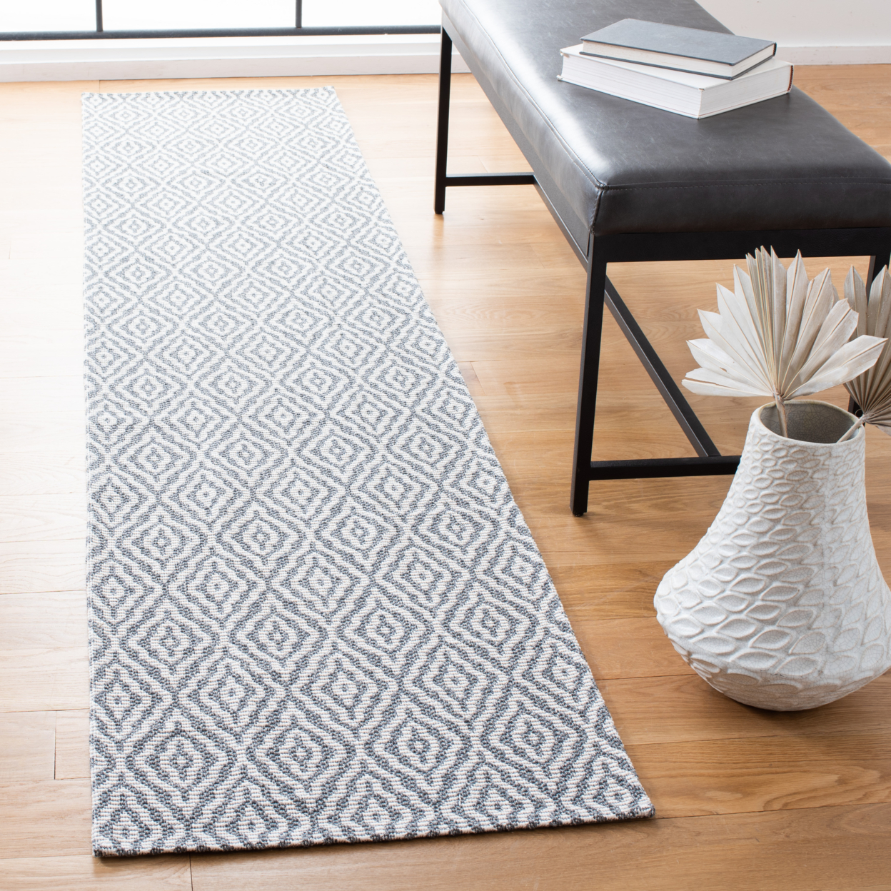 SAFAVIEH Augustine Collection AGT484F Grey / Ivory Rug - 6' 7 Square