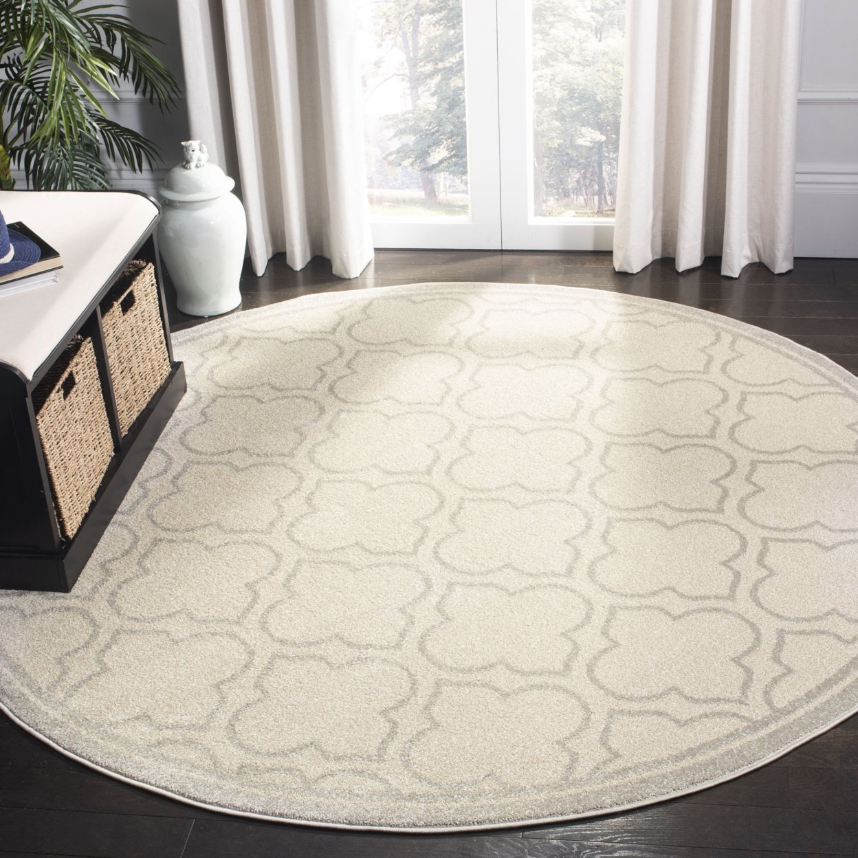 SAFAVIEH Amherst Collection AMT412E Ivory/Light Grey Rug - 7' Round