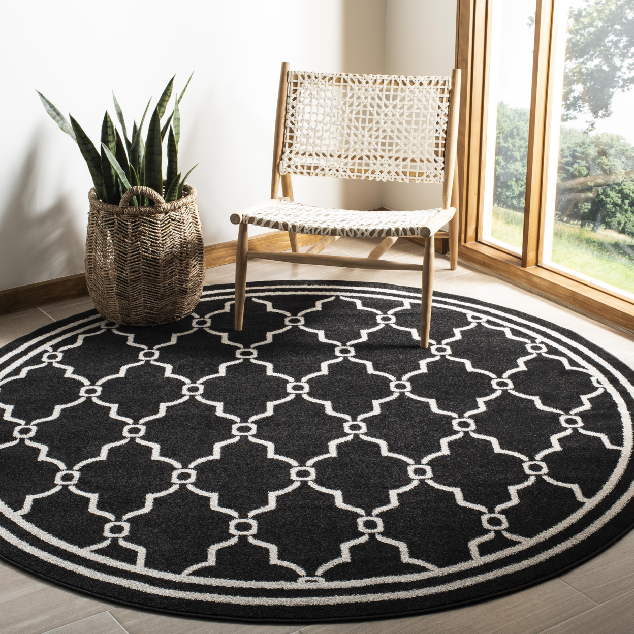SAFAVIEH Amherst Collection AMT414G Anthracite/Ivory Rug - 2' 6 X 4'