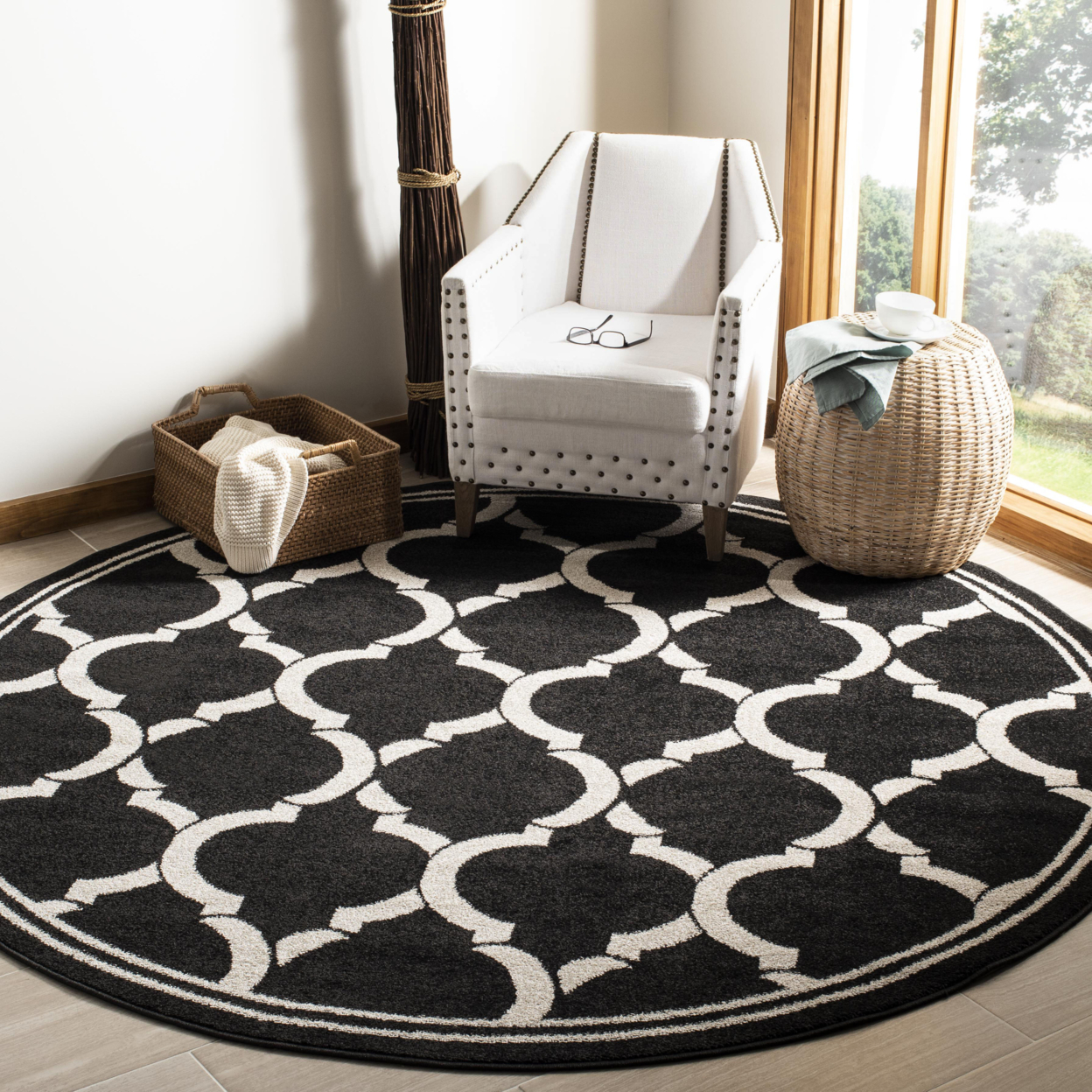 SAFAVIEH Amherst Collection AMT415G Anthracite/Ivory Rug - 2' 6 X 4'