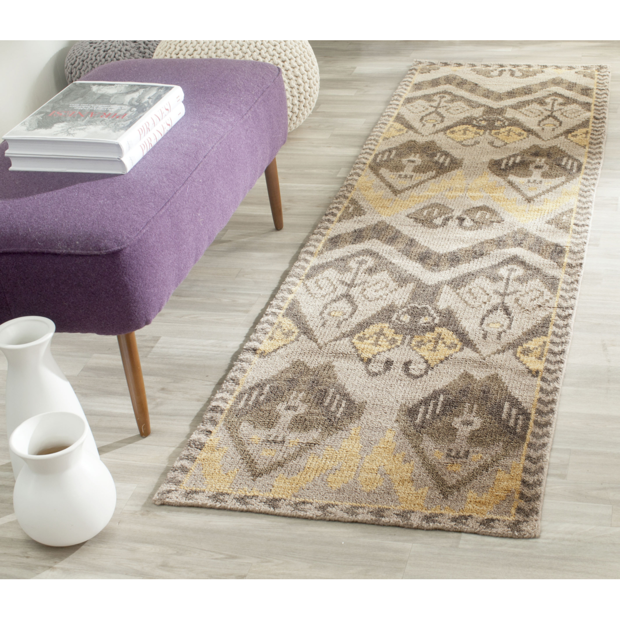 SAFAVIEH Kenya KNY656A Hand-knotted Gold / Beige Rug - 4' X 6'