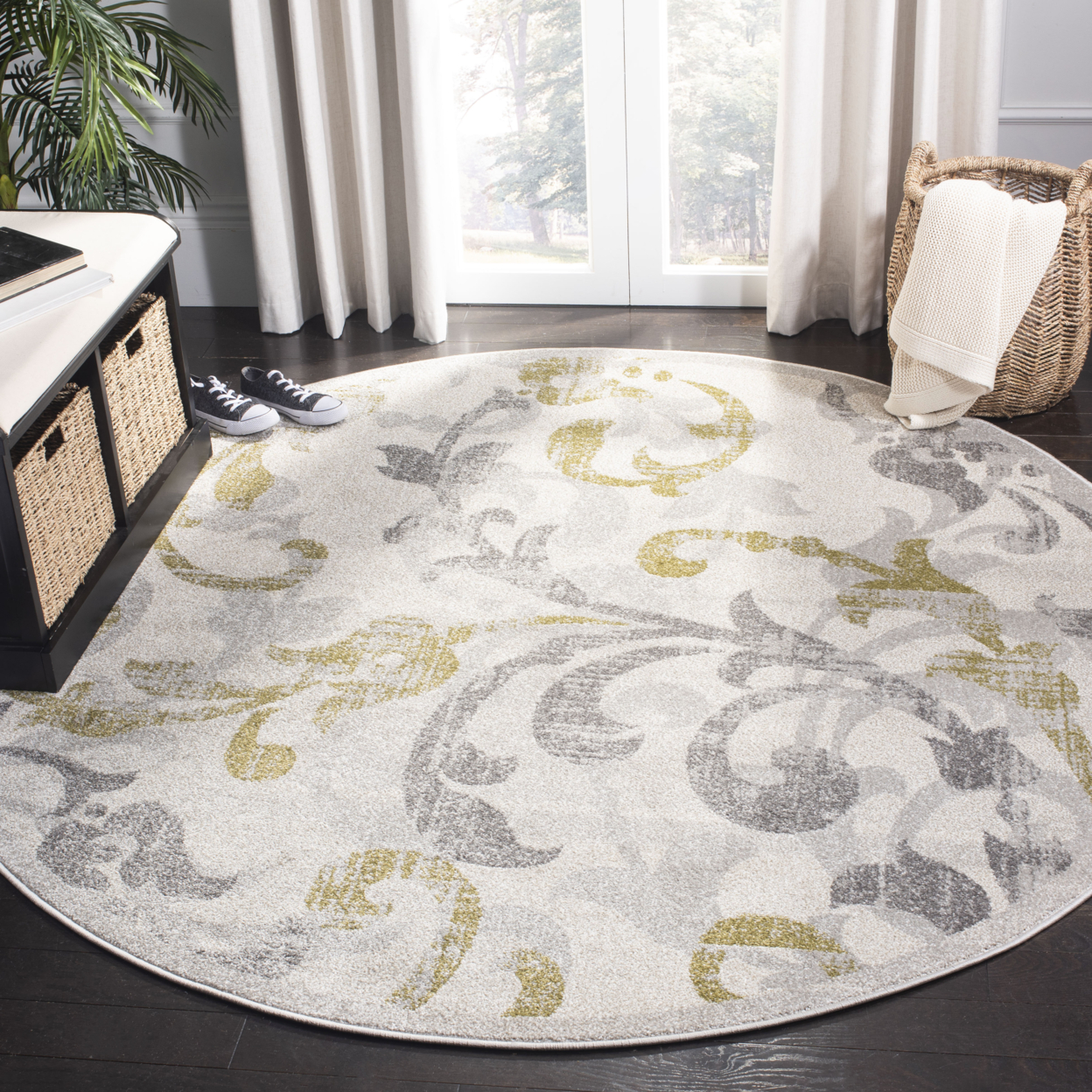 SAFAVIEH Amherst Collection AMT428E Ivory/Light Grey Rug - 2' 6 X 4'