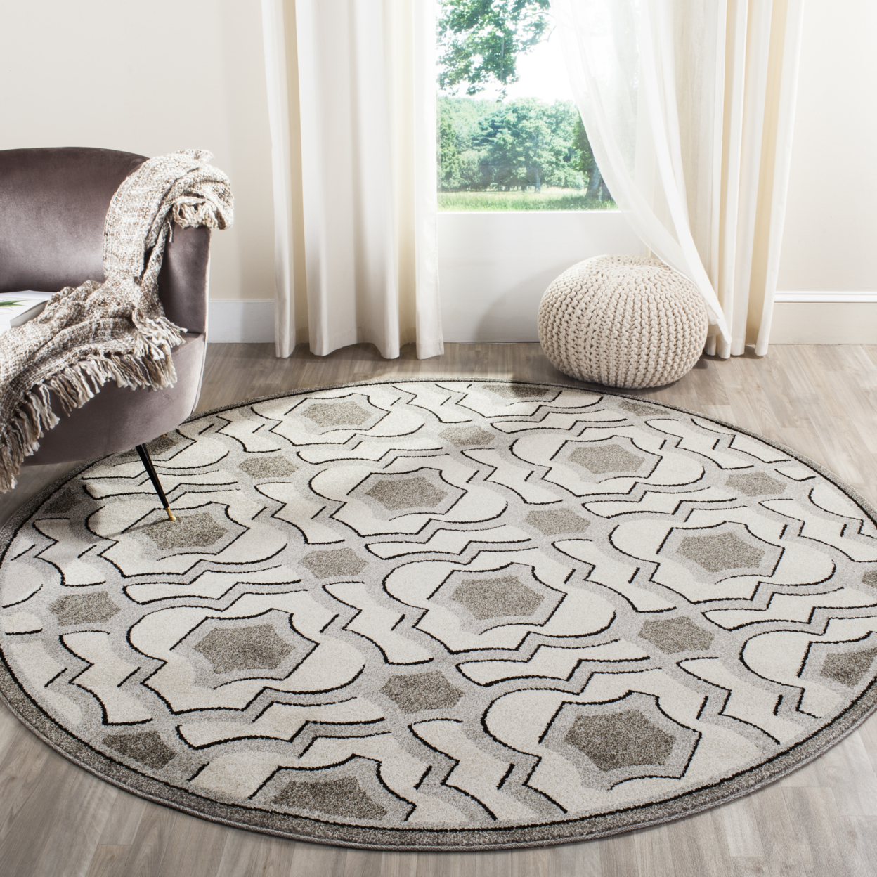 SAFAVIEH Amherst Collection AMT432E Ivory / Grey Rug - 2' 3 X 7'