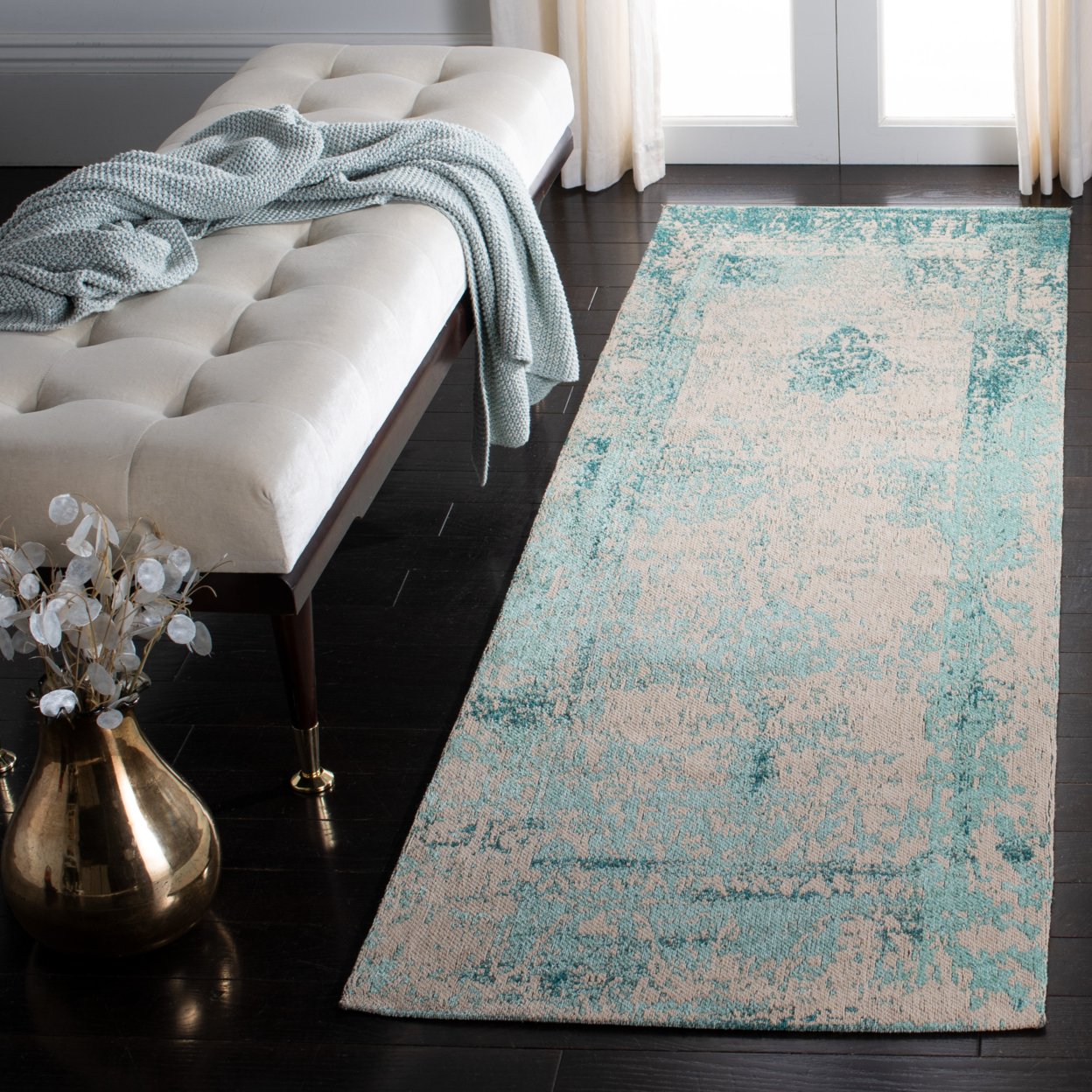 SAFAVIEH Classic Vintage Collection CLV125T Turquoise Rug - 3' X 5'