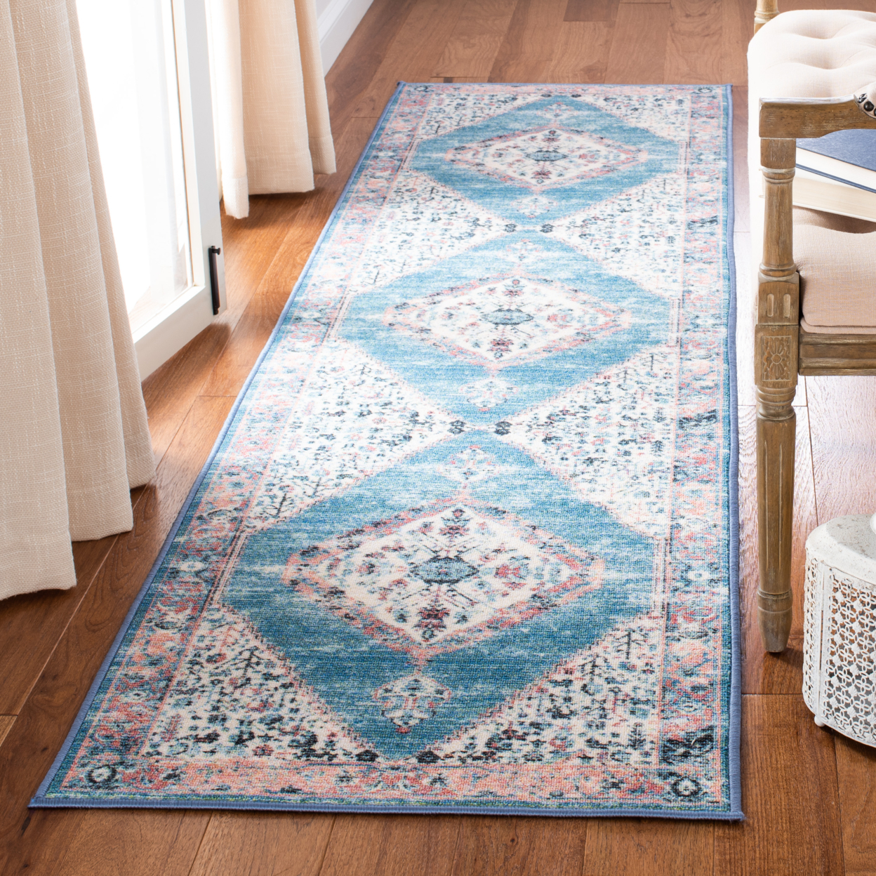 SAFAVIEH Journey Collection JNY149A Ivory / Blue Rug - 8-9 X 12