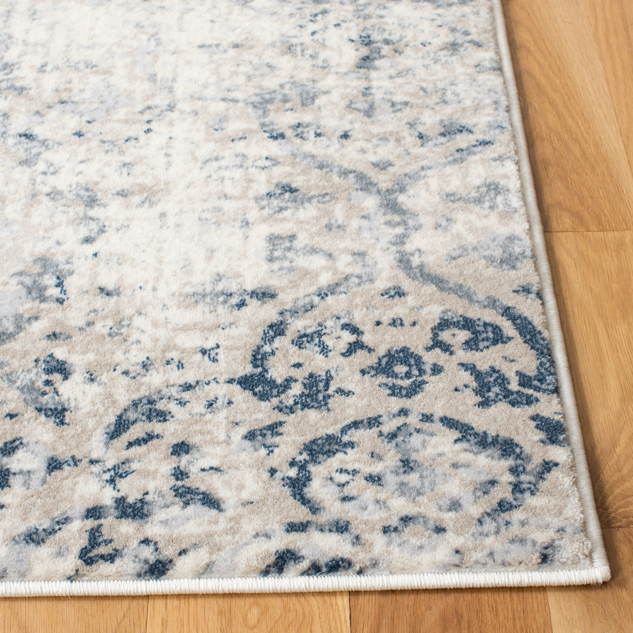 SAFAVIEH Carnegie Collection CNG681N Ivory / Navy Rug - 2' 3 X 8'