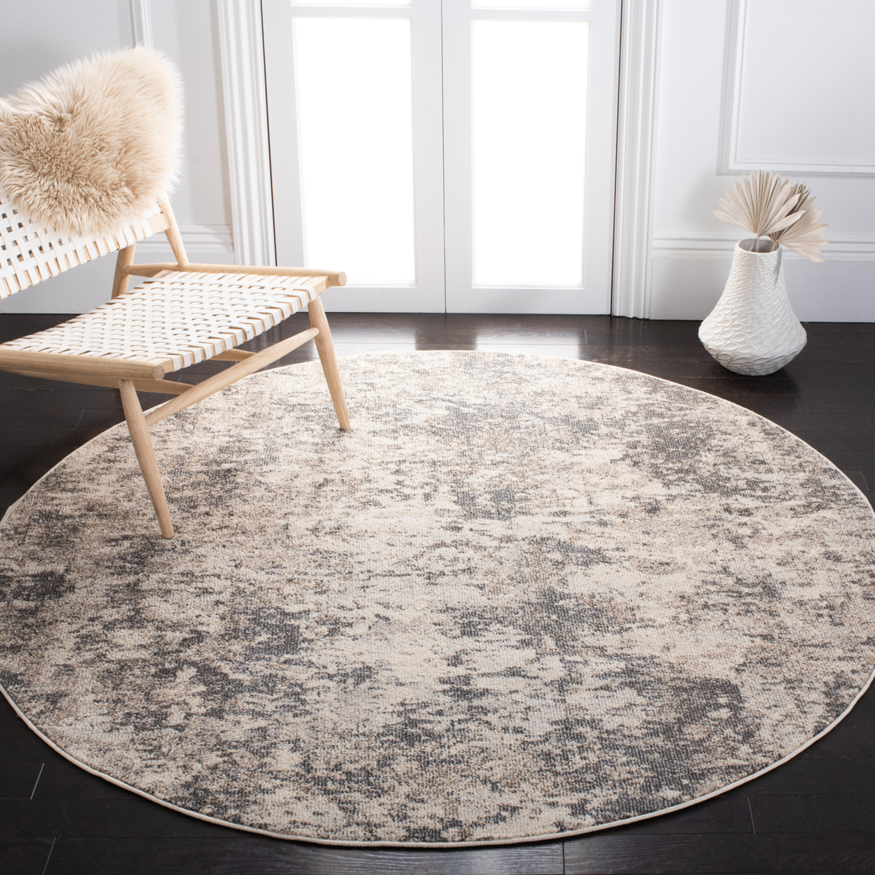 SAFAVIEH Madison Collection MAD453G Grey / Ivory Rug - 6' 7 Square