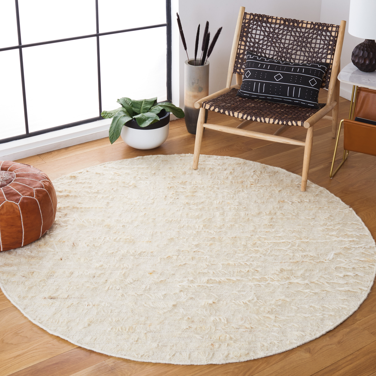 SAFAVIEH Natura Collection NAT322A Handwoven Ivory Rug - 6' Square