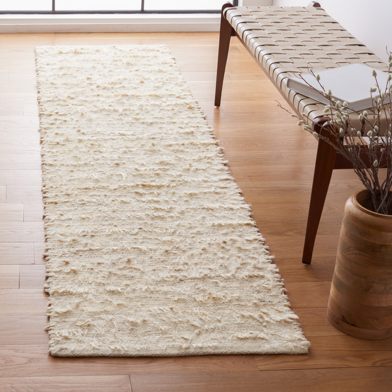 SAFAVIEH Natura Collection NAT322A Handwoven Ivory Rug - 8' X 10'