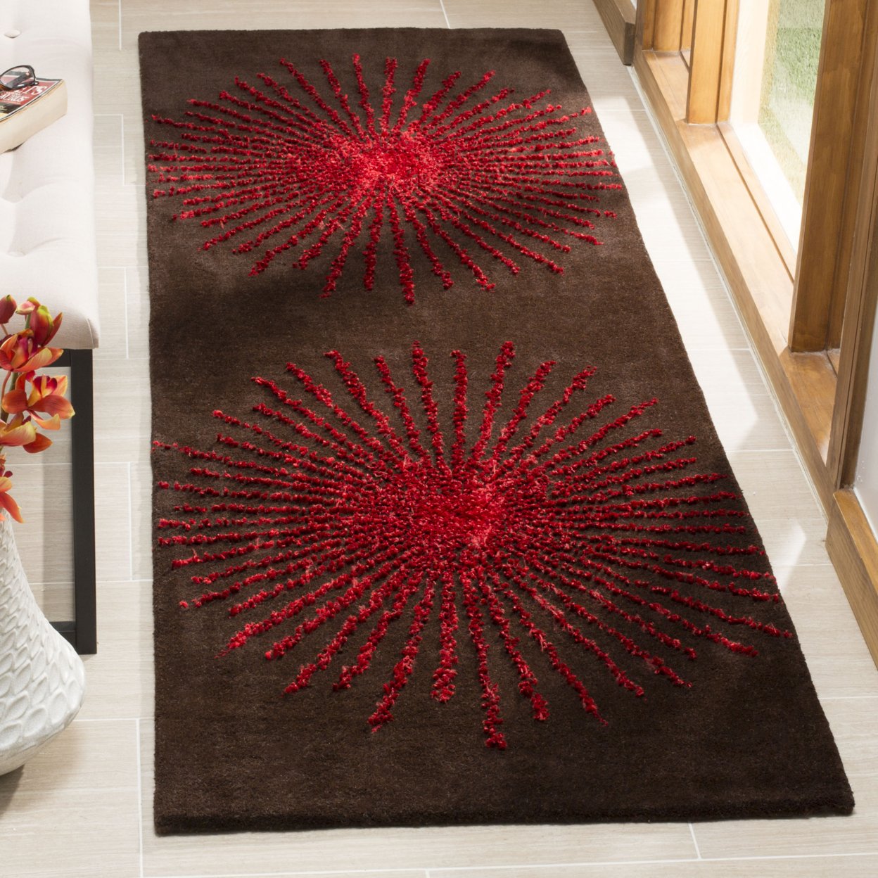 SAFAVIEH Soho Collection SOH655T Handmade Brown / Red Rug - 6' X 9'
