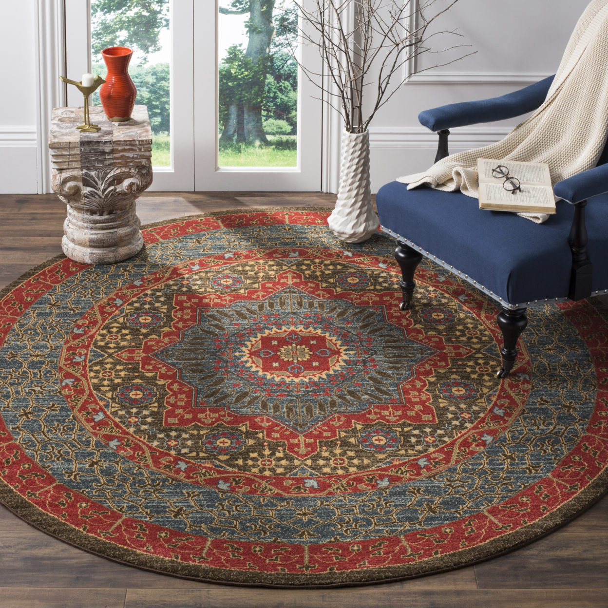 SAFAVIEH Mahal Collection MAH620C Navy / Red Rug - 3' Square