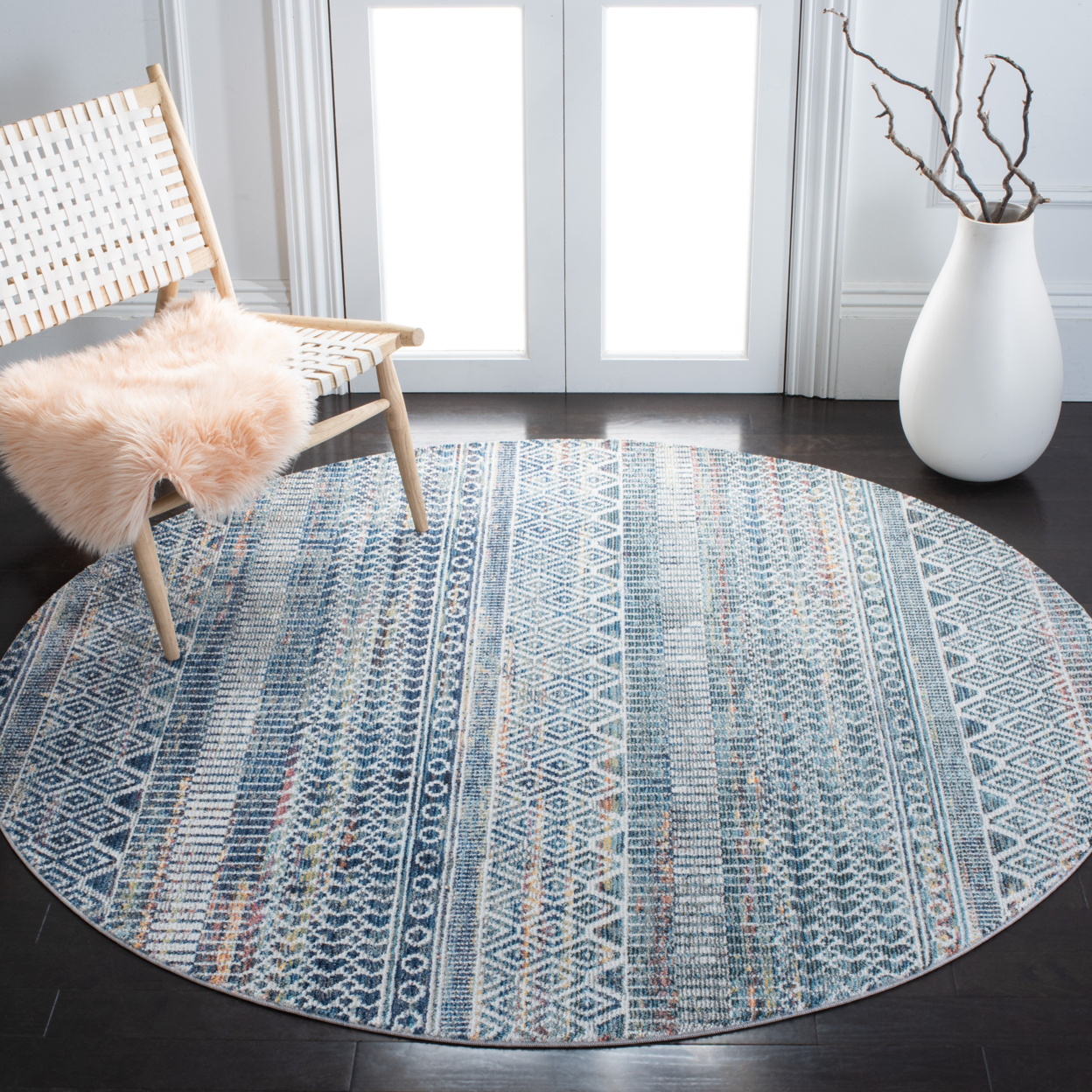 SAFAVIEH Crystal Collection CRS736A Ivory/Blue Rug - 6' 3 Round