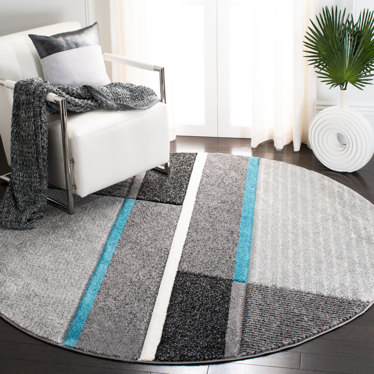 SAFAVIEH Hollywood Collection HLW711D Grey / Teal Rug - 6-7 X 6-7 Round