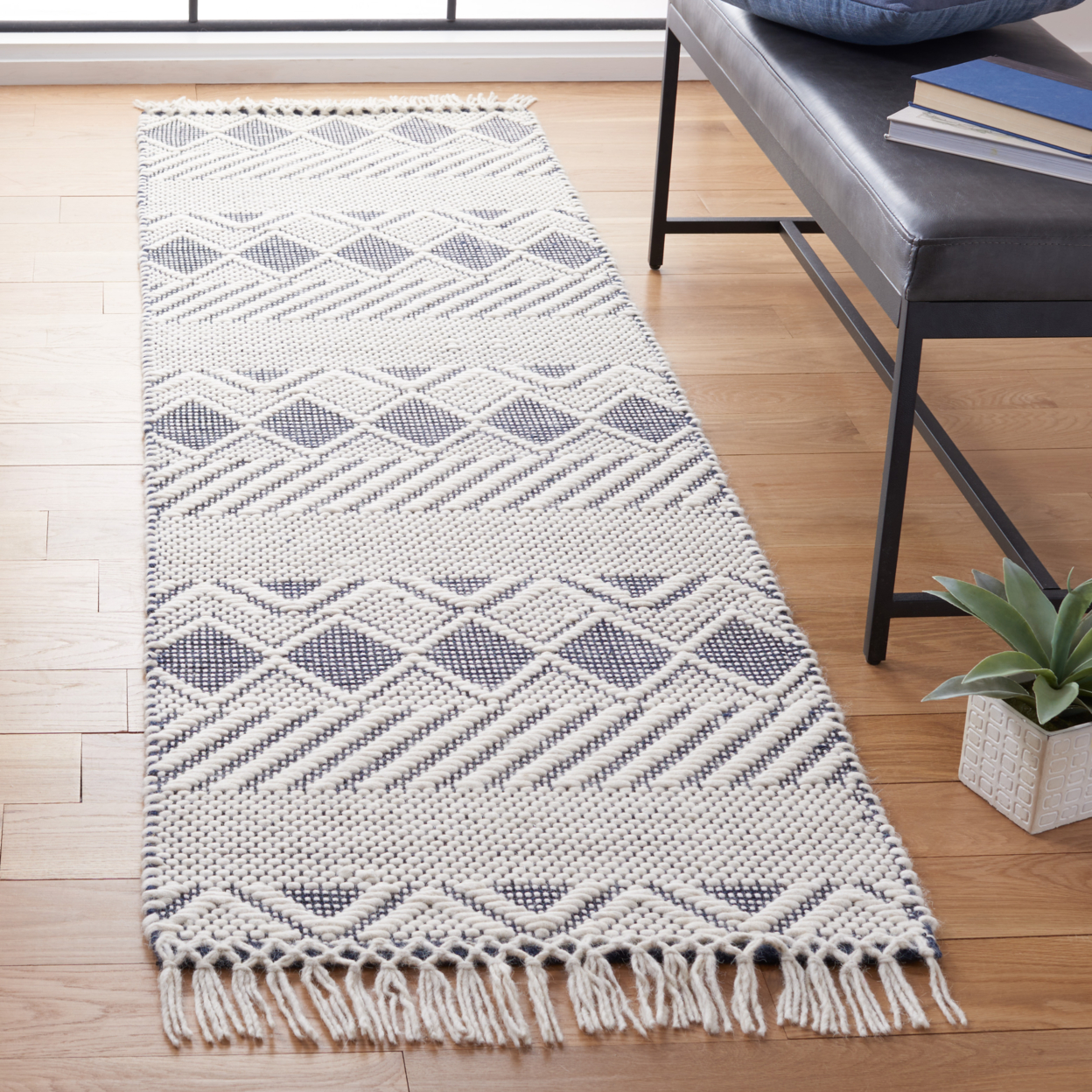 SAFAVIEH Natura NAT858A Handwoven Ivory / Charcoal Rug - 6' Square