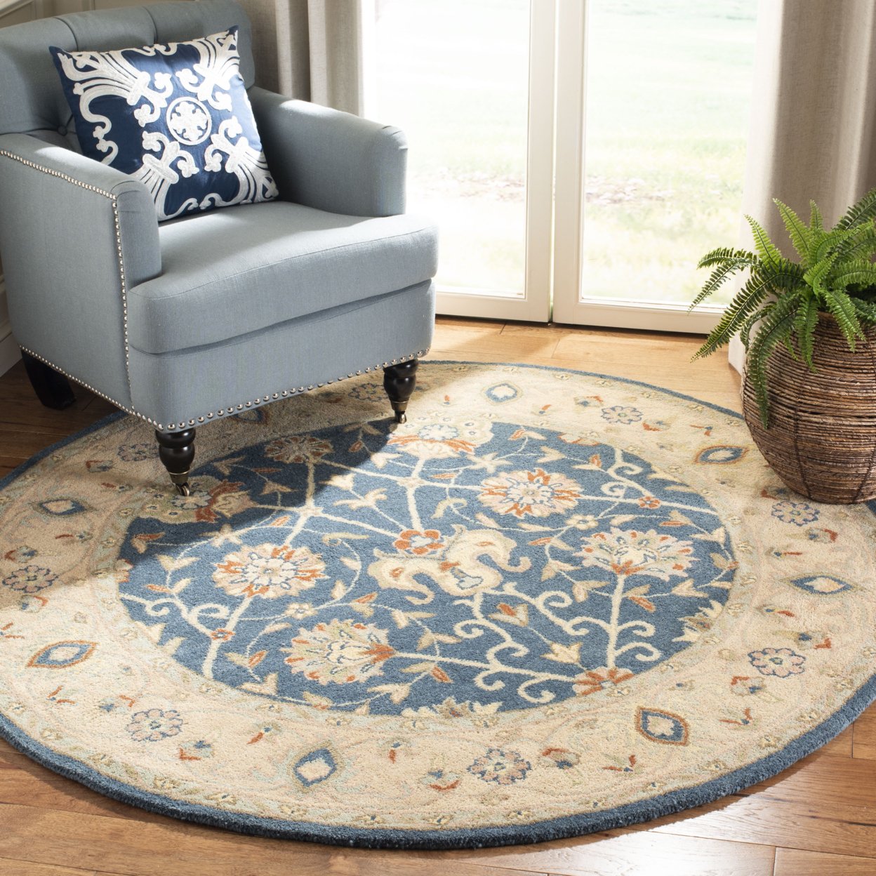 SAFAVIEH Antiquity Collection AT21E Handmade Blue Rug - 3' 6 Round