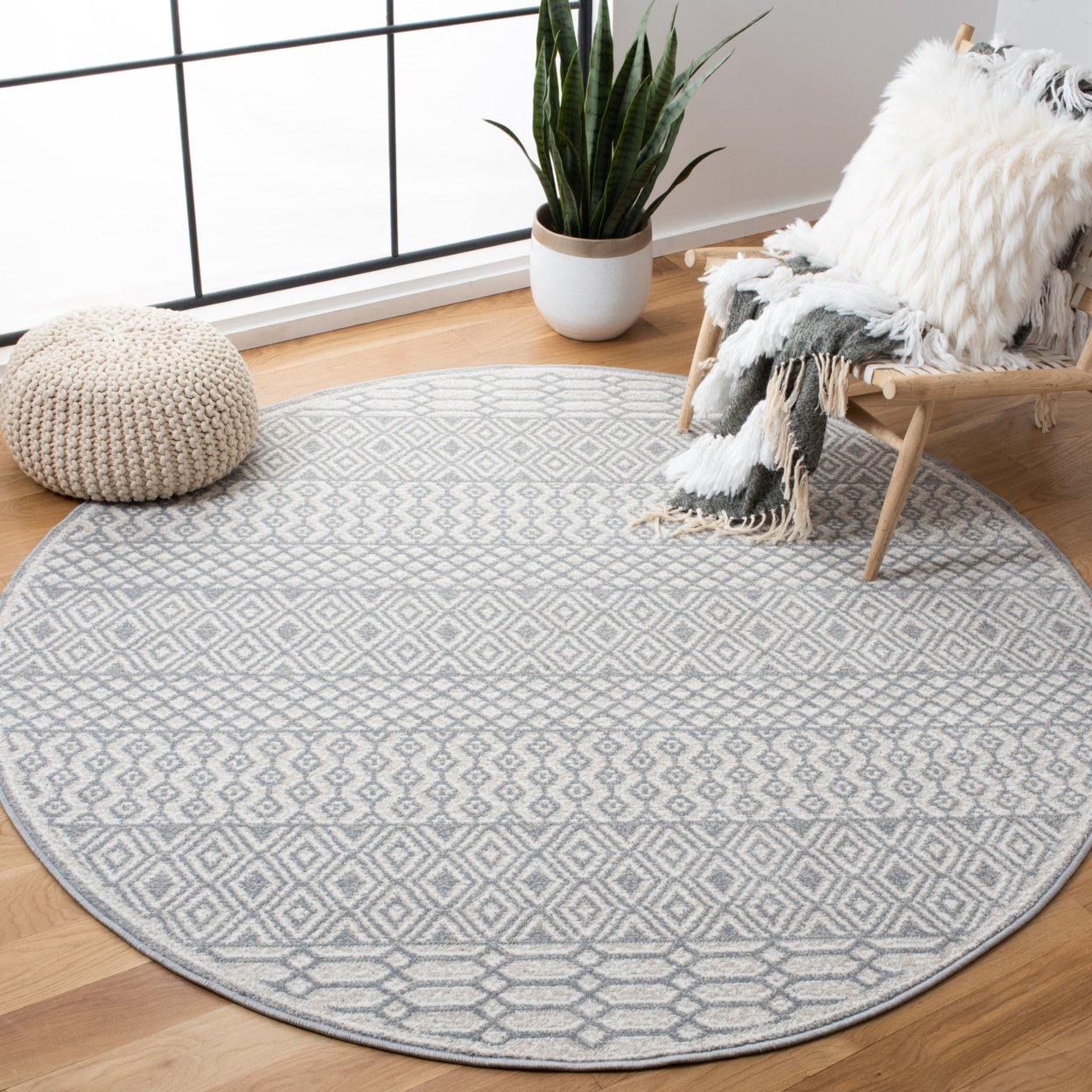 SAFAVIEH Belmont Collection BMT132A Ivory / Grey Rug - 2-2 X 9