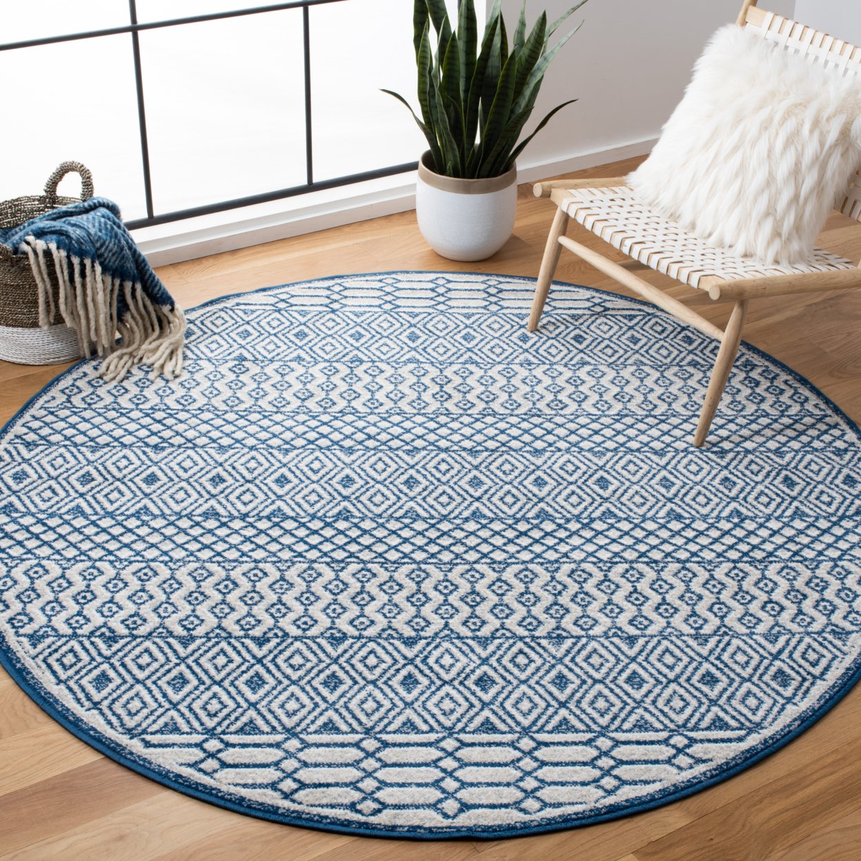 SAFAVIEH Belmont Collection BMT132N Navy / Grey Rug - 6-7 X 6-7 Square