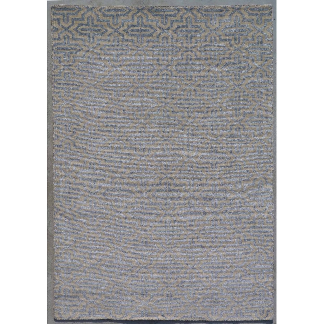 SAFAVIEH Stone Wash STW215A Hand-knotted Silver Rug - 4' X 6'