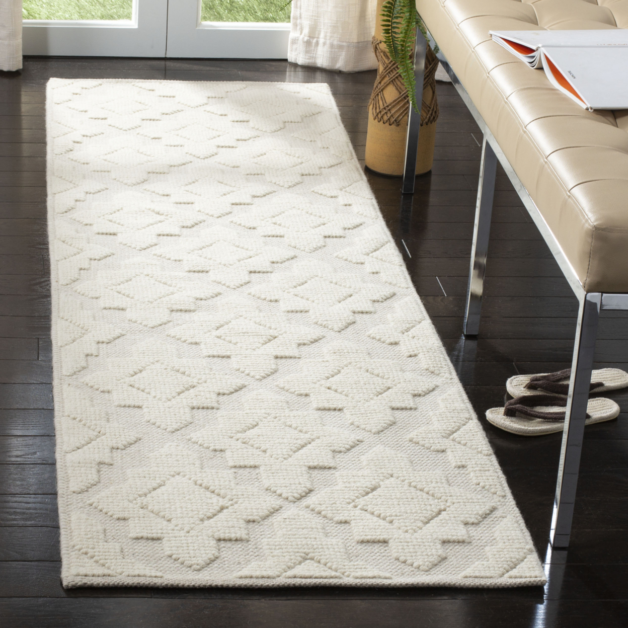 SAFAVIEH Vermont Collection VRM103A Handwoven Ivory Rug - 2-3 X 8