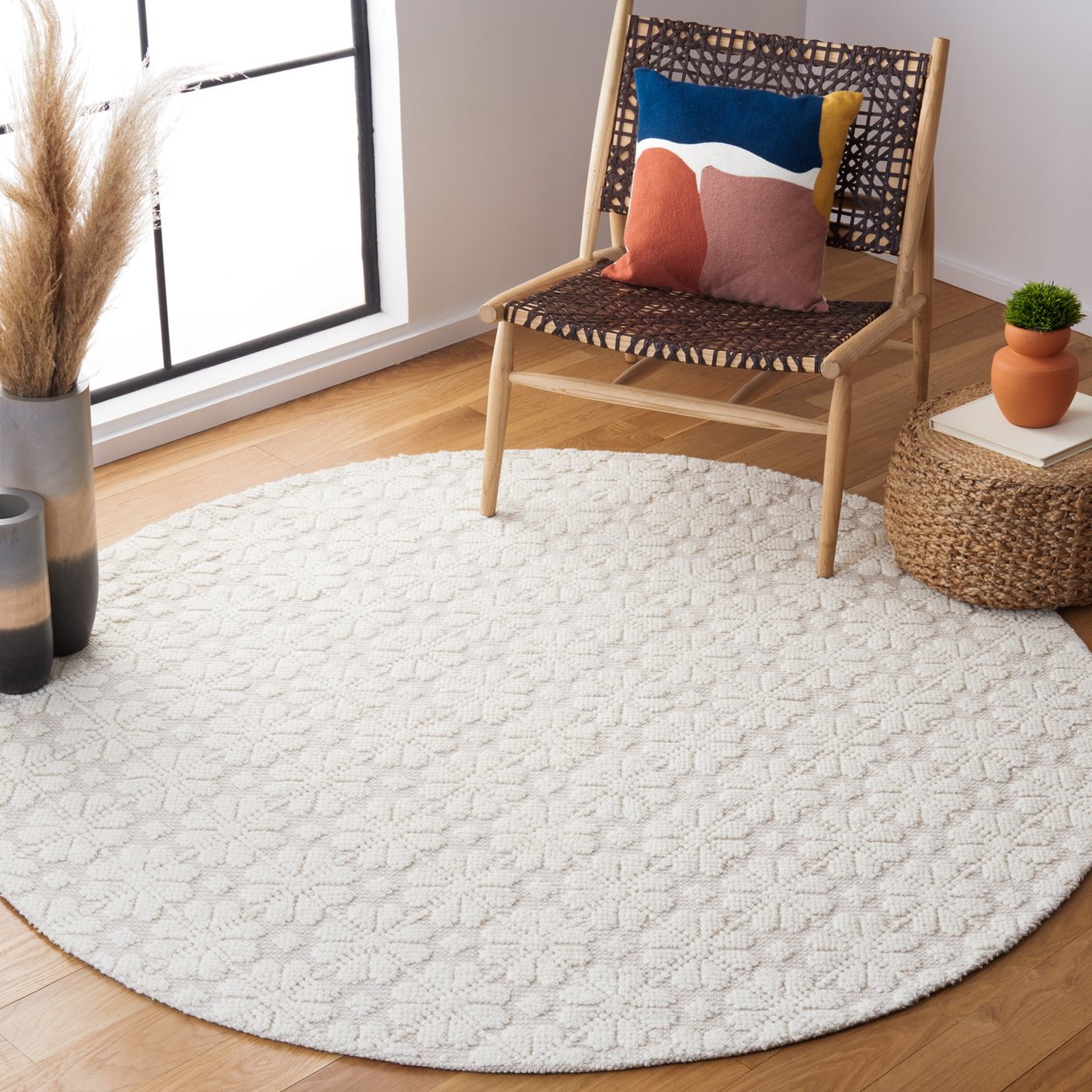 SAFAVIEH Vermont Collection VRM106A Handwoven Ivory Rug - 6 X 6 Square