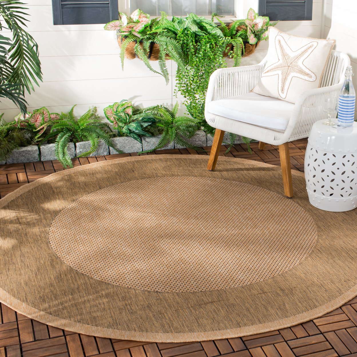 SAFAVIEH Outdoor CY7987-39A5 Courtyard Natural / Gold Rug - 5' 3 Round