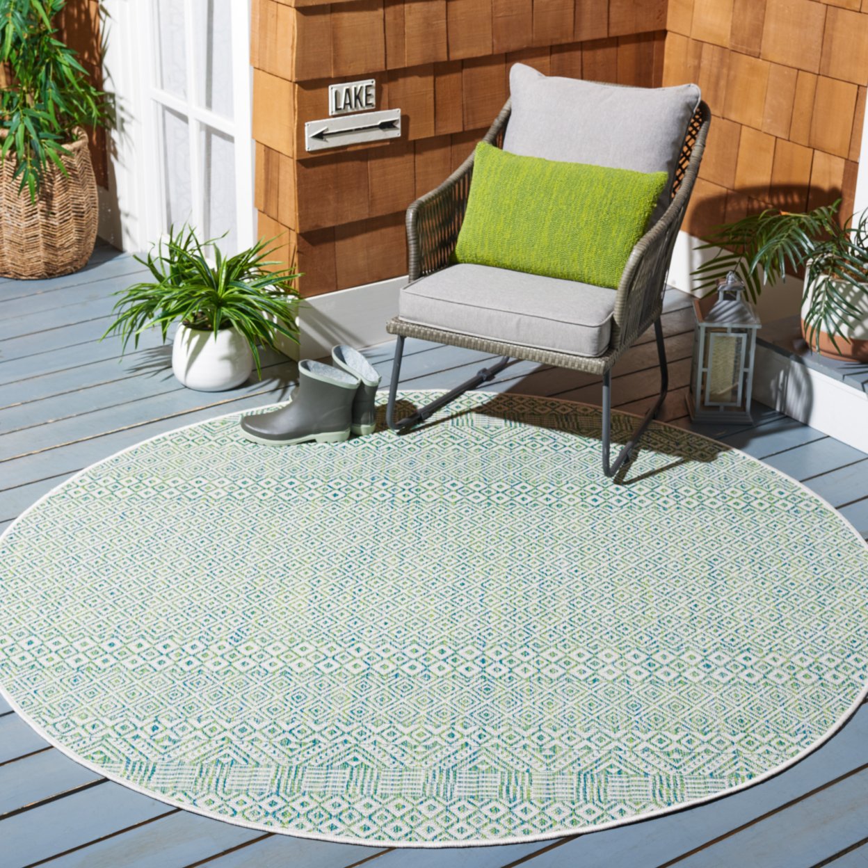 SAFAVIEH Outdoor CY8235-55712 Courtyard Ivory / Green Rug - 6' 7 Square