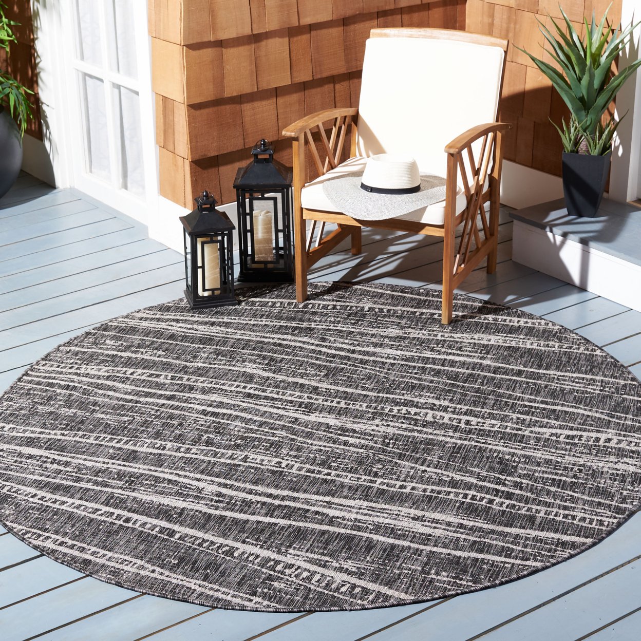 SAFAVIEH Outdoor CY8395-36621 Courtyard Black / Ivory Rug - 6' 7 Square