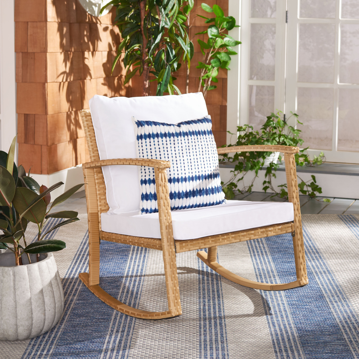 SAFAVIEH Outdoor Collection Daire Rocking Chair Natural/White Cushion