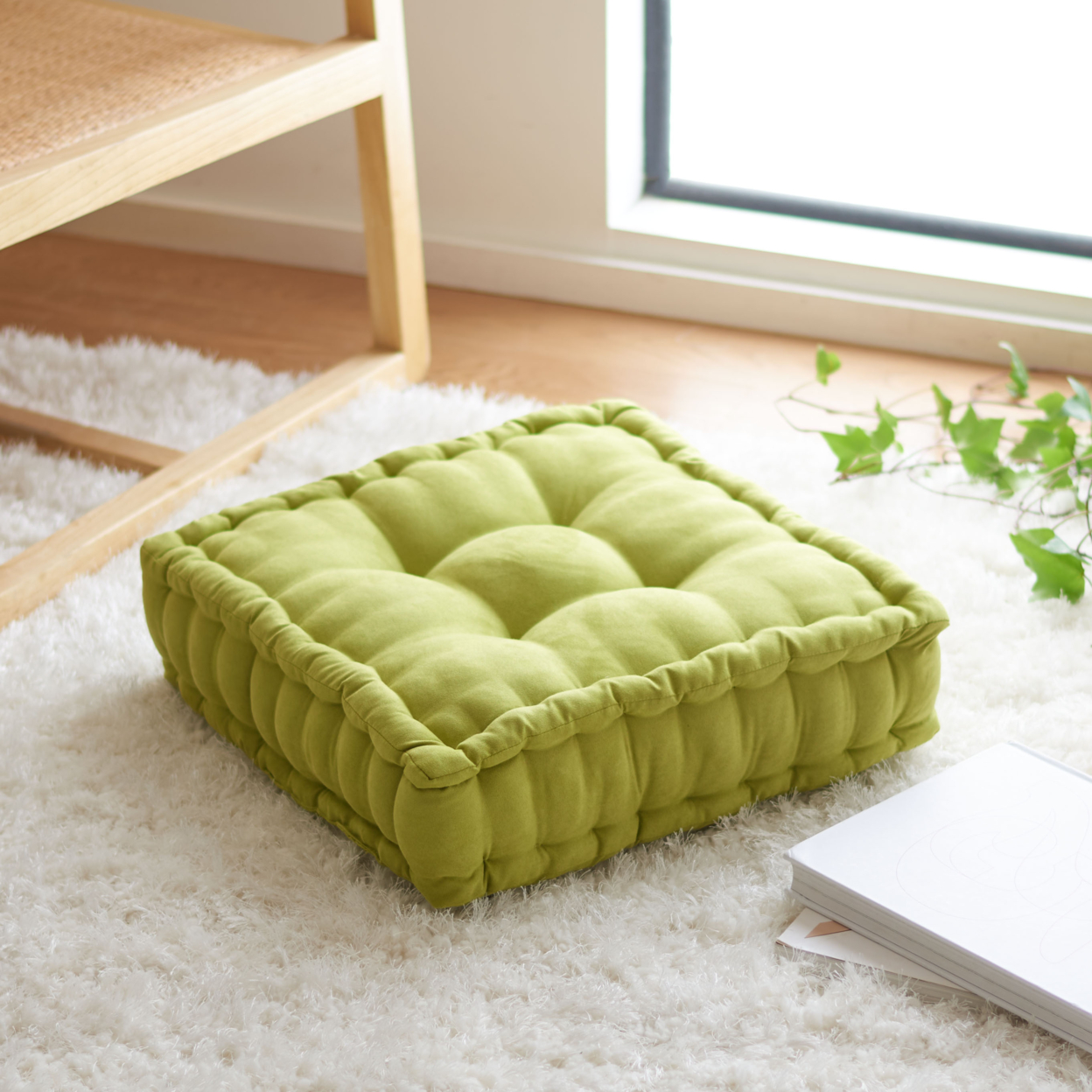 SAFAVIEH Gardenia Floor Pillow Light Green
