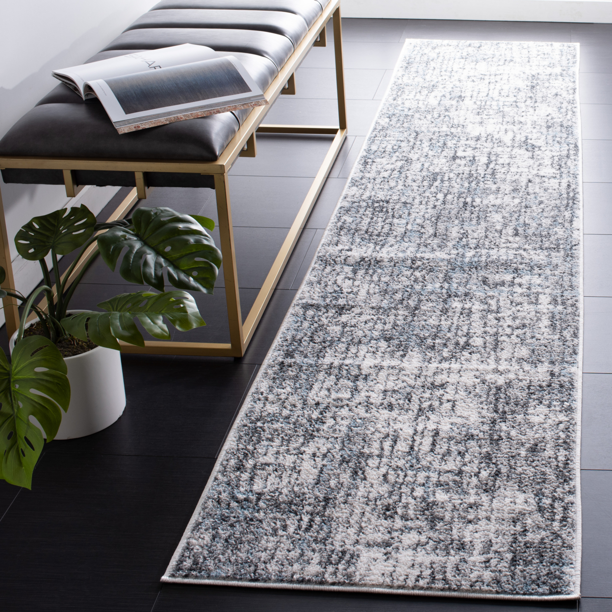 SAFAVIEH Toscana Collection TOS672A Ivory / Grey Rug - 6' 7 Square